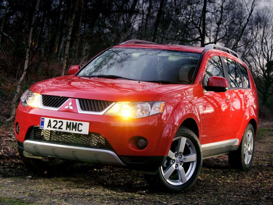  Mitsubishi Outlander 2007 года  (UK) (фото 9 из 21)